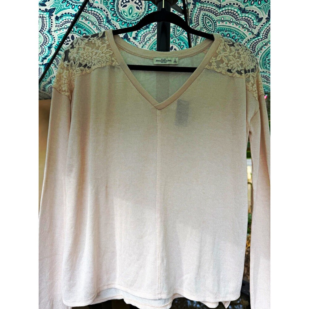 Abercrombie & Fitch Sweater Womens S Blush pink V-Neck LS Knit Lace Shoulder